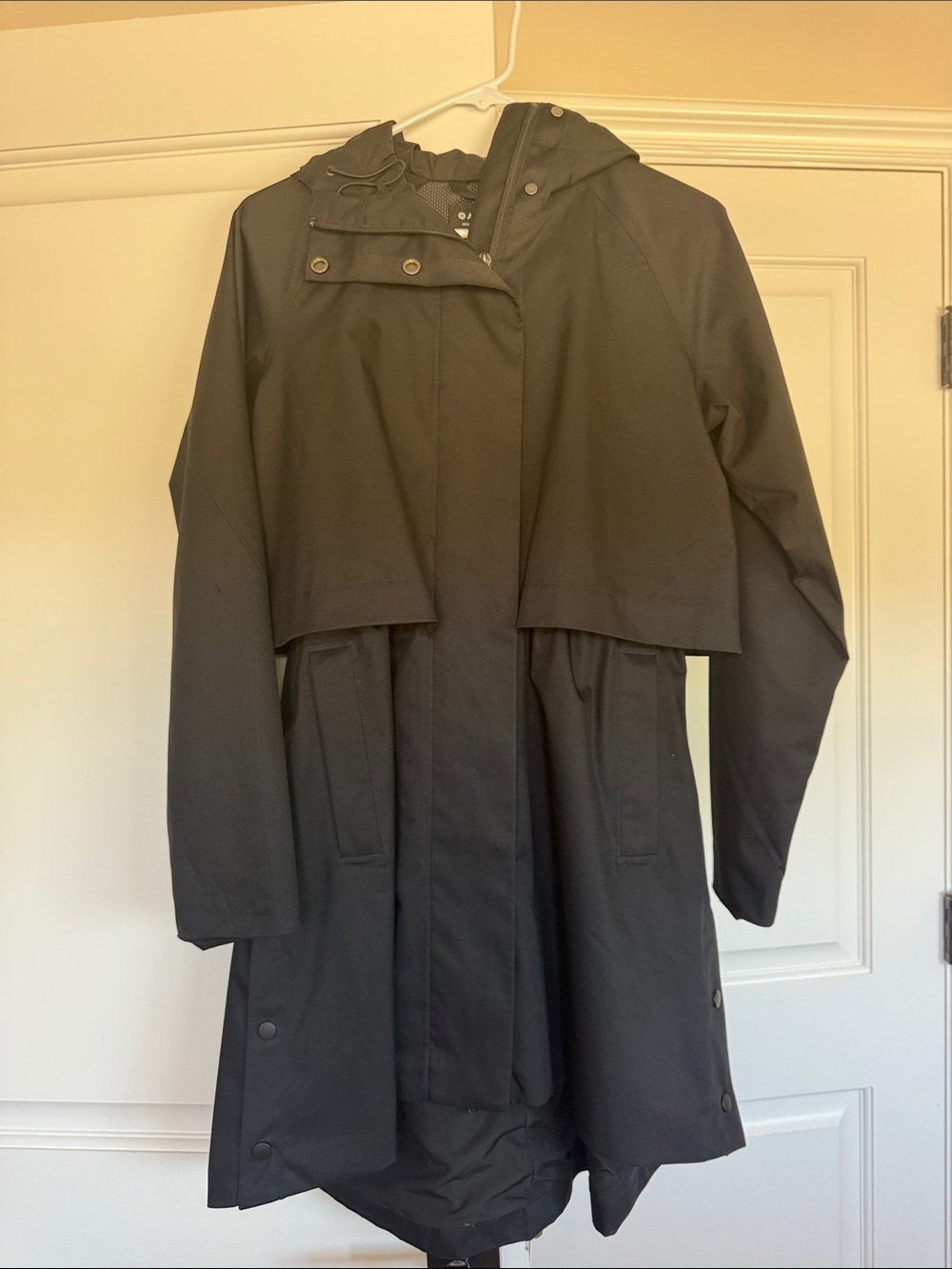 Athleta Women’s Black Hooded Raincoat Jacket